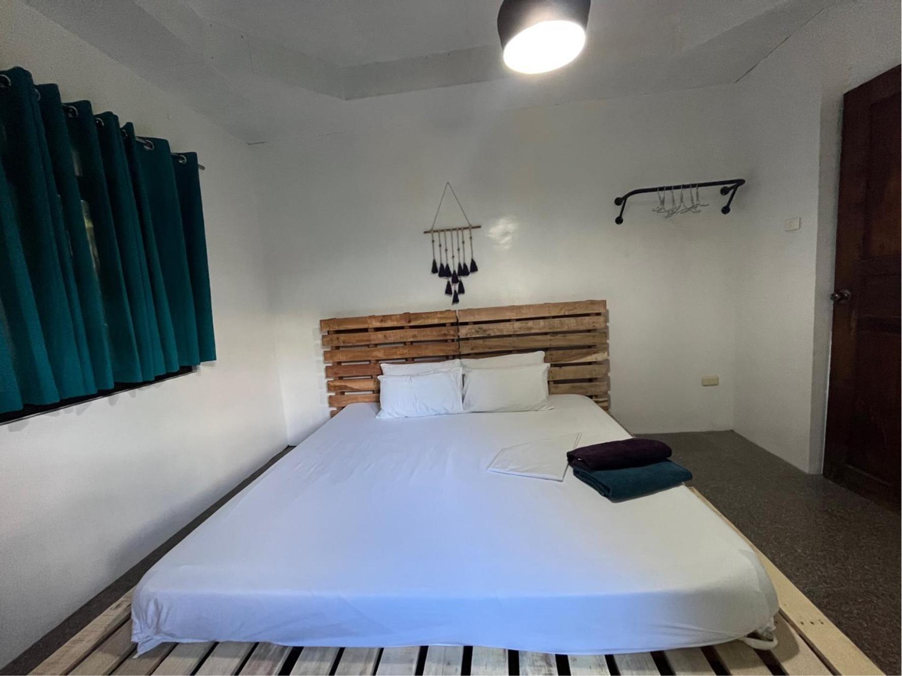 Uncharted Hostel ปูแอร์โตกาเลรา ภายนอก รูปภาพ